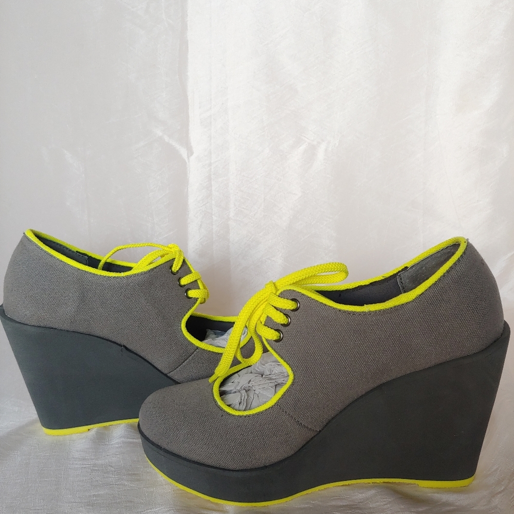 Womens Mary Jane Fashion Lace Sneaker
